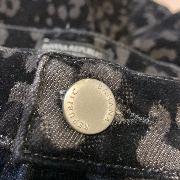 Banana Republic High Rise Animal Print Velvet Black Pants Women size 30 - Picture 16 of 17